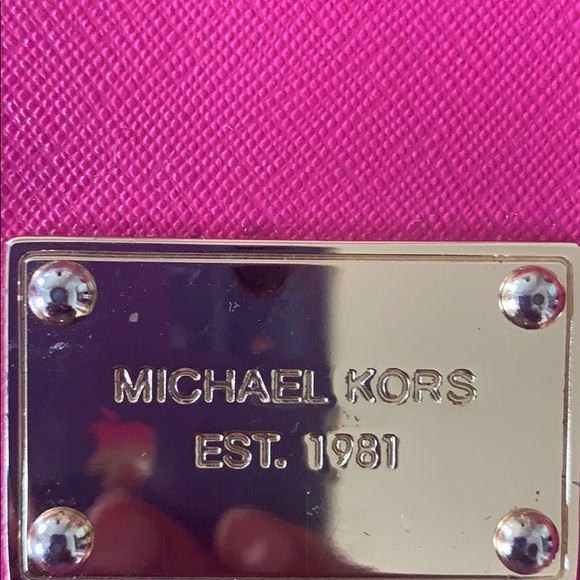 Authentic Michael kors iPad case - Picture 2 of 3